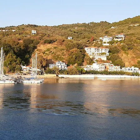 Melia 2 Seafront Διαμέρισμα Λουτράκι